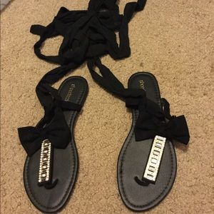 Bow tie tie up thong Sandals